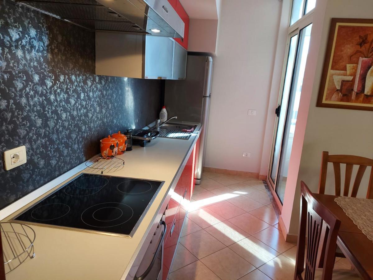Bral Apartments 8 Two-Bedroom Beachfront Durrës Zewnętrze zdjęcie