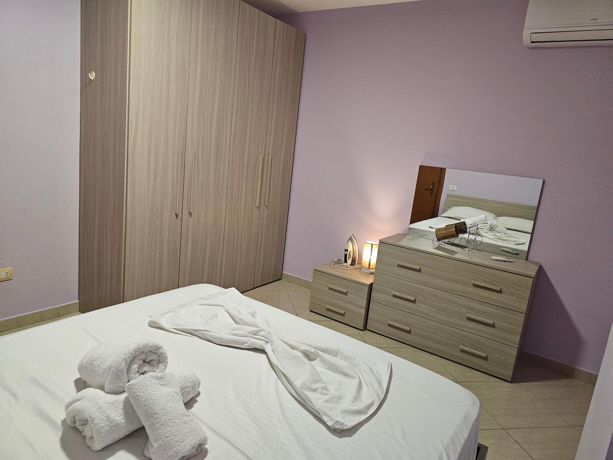 Bral Apartments 8 Two-Bedroom Beachfront Durrës Zewnętrze zdjęcie